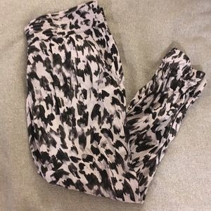 Abstract Print Loft Joggers (Petite)